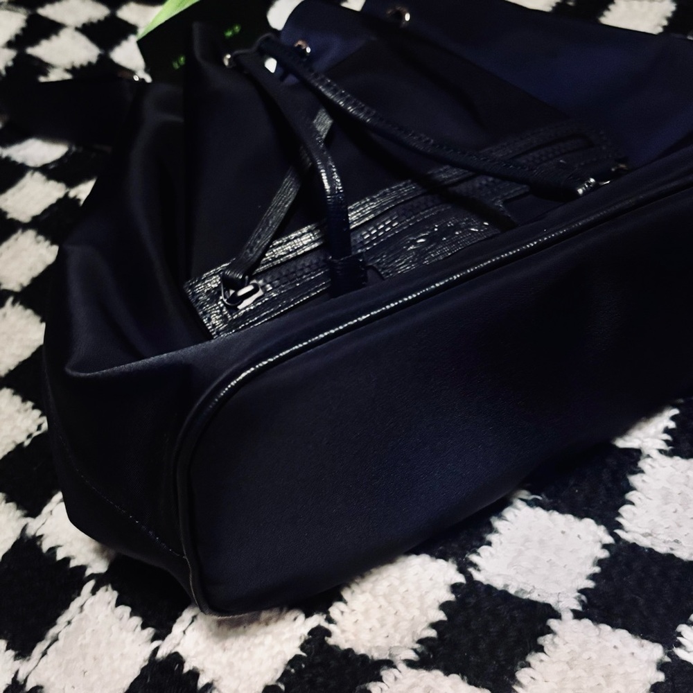 NWOT Le Pliage Neo Bucket Bag in Navy (NOT the small size) - Picture 4 of 15